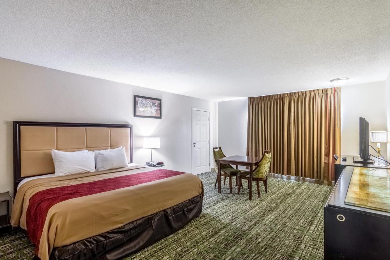 Fresno City Inn 2*