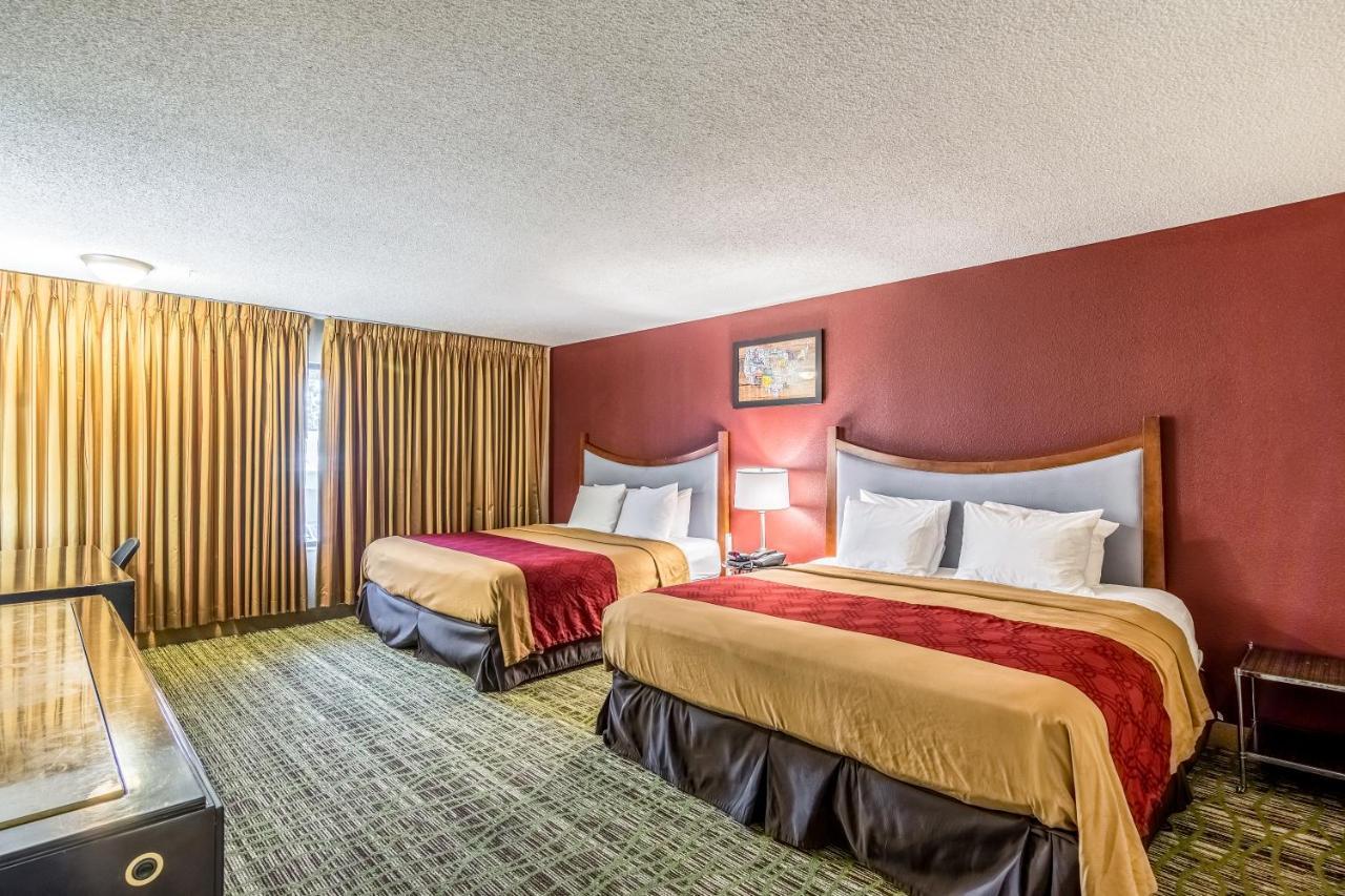 Fresno City Inn Hotel 2*