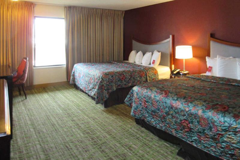 Fresno City Inn Hotel 2*